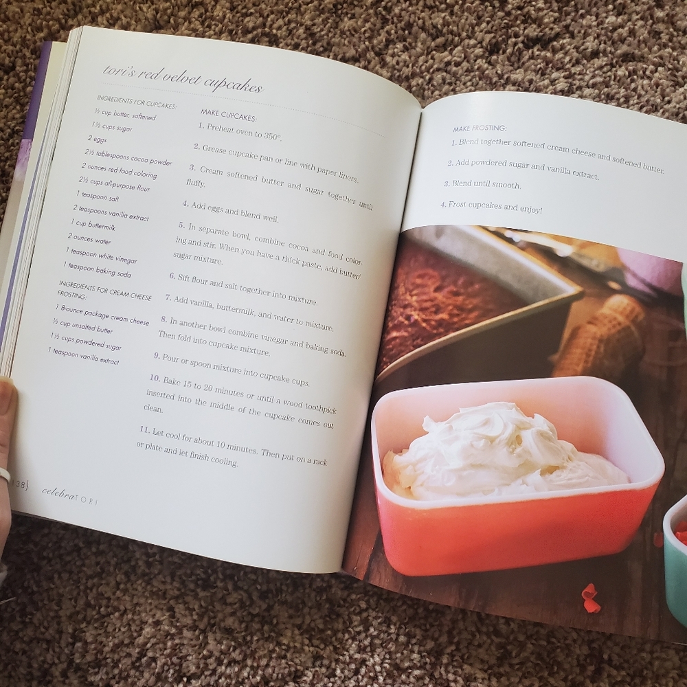 💥2 for $20💥CelebraTORI book - Picture 6 of 8